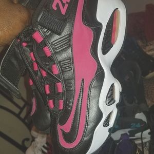 Nike Griffeys womens size 6 or youth 4.5, like new